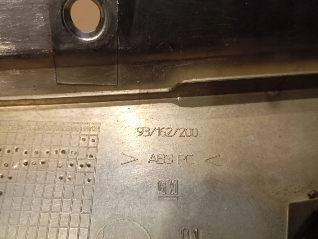 Купити Ручка молдинг кришки багажника opel tigra b 93162200