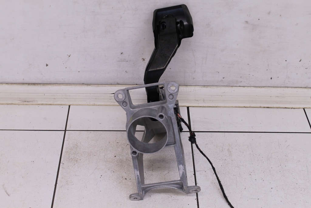 фото №4, Педаль гальма audi r8 4s2723031c 4f0945459b