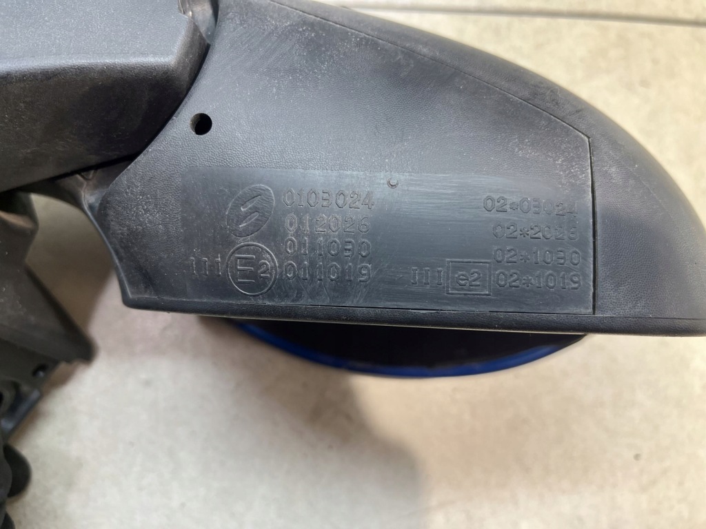 Дзеркало зовнішнє лівий перед peugeot 1007 1.4 16v 12364250g в Україні