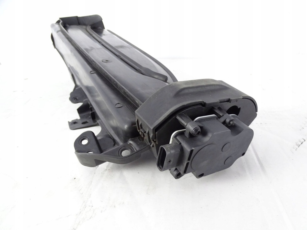 фото №5, Повітропровід повітря права porsche taycan 9j1