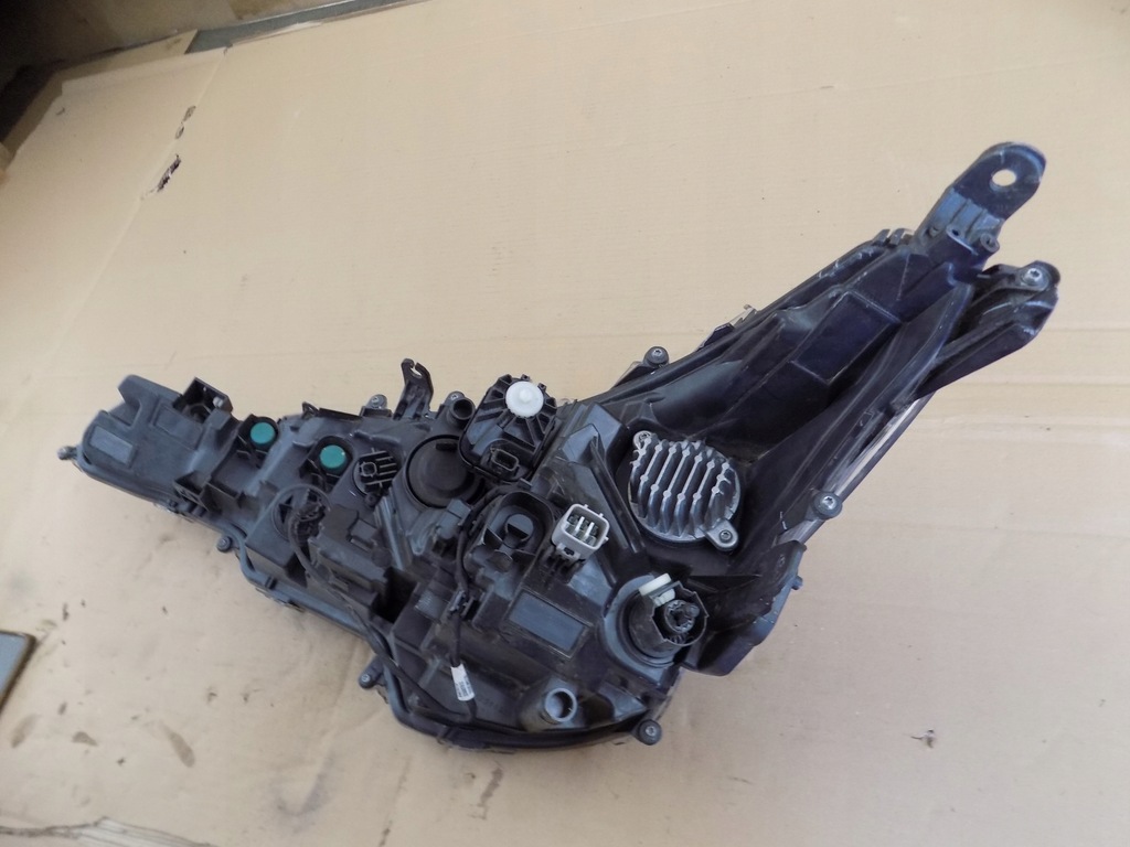 фото №10, Фара лампа права передня правий перед toyota corolla e21 81110-02s70