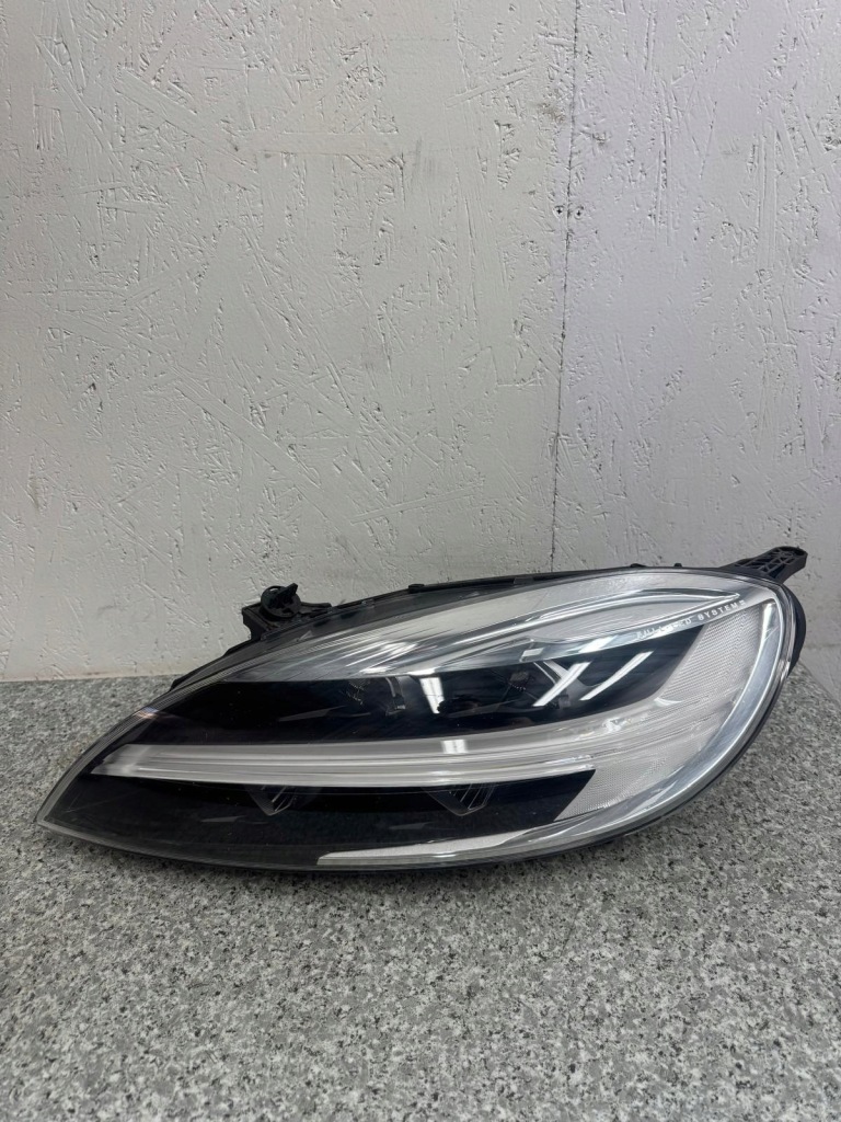 Купити Фара лівий перед full led volvo v40 2 2012-2018r r-design 32228485