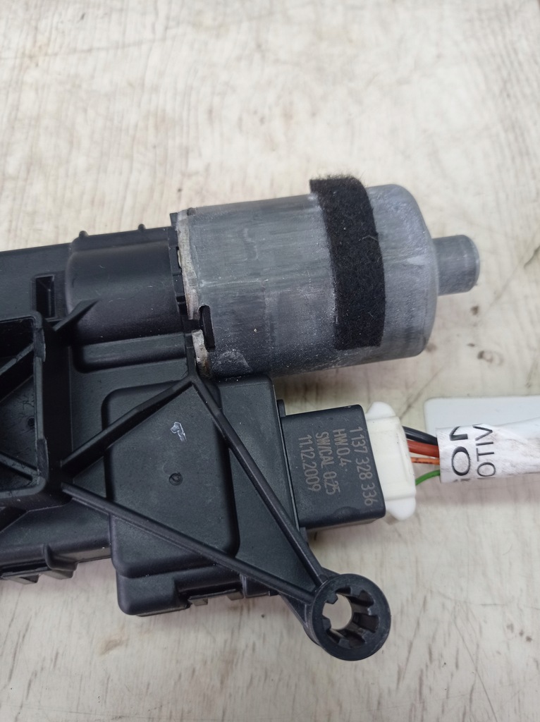 фото №4, Peugeot 308 моторчик крыша