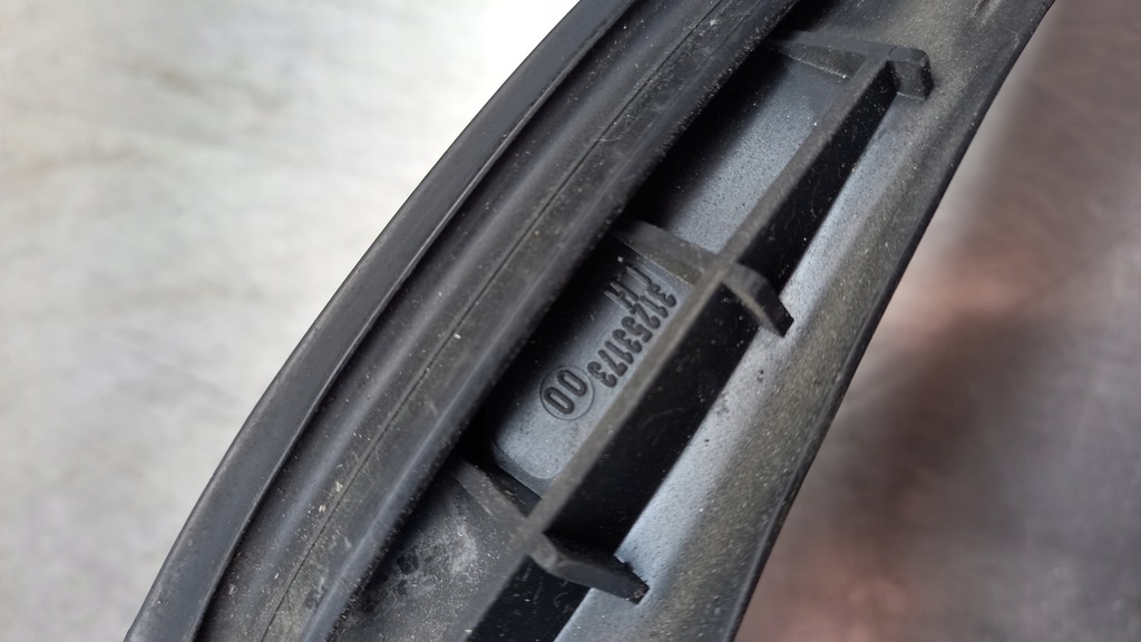 фото №6, Прокладка дверь левый задняя 31253173 volvo v70 iii xc70 ii