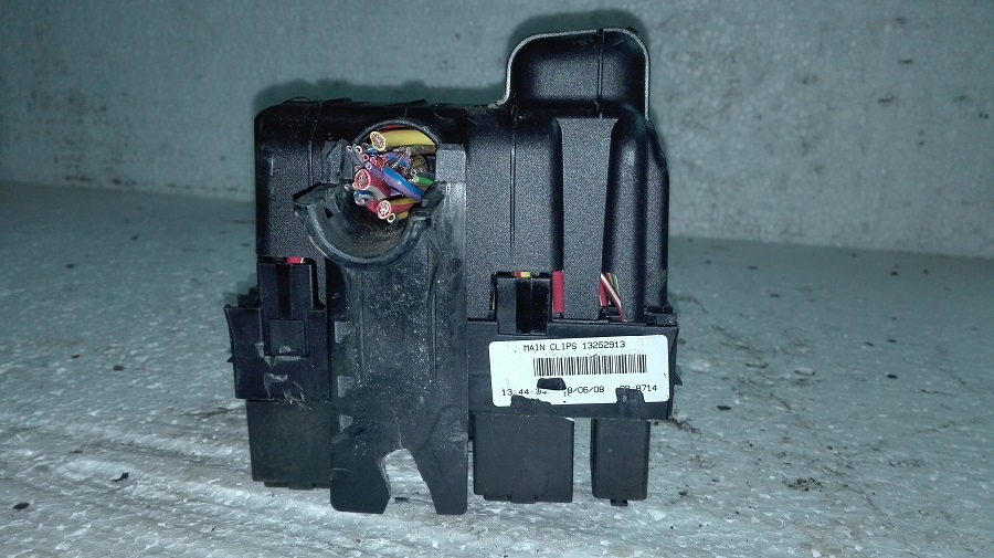 фото №1, Коробка предохранителей opel 13252913