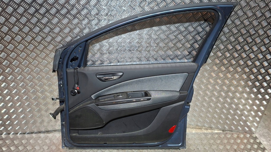 Дверь правое перед fiat fiat bravo ii 2007- Недорого