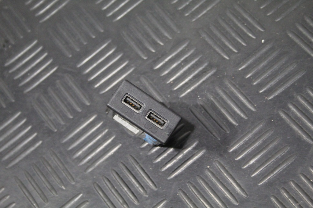 фото №1, Роз'єм usb stelvio 01561397270