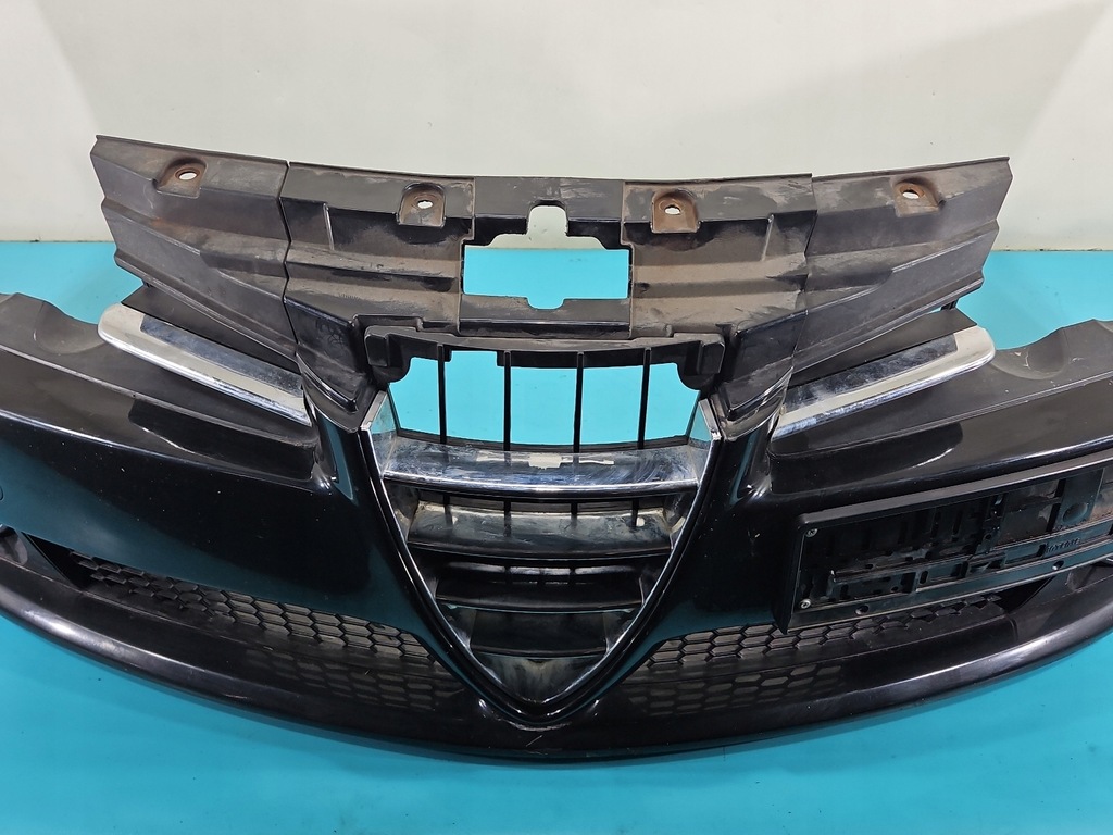 фото №13, Бампер перед alfa romeo 159 чёрный 601