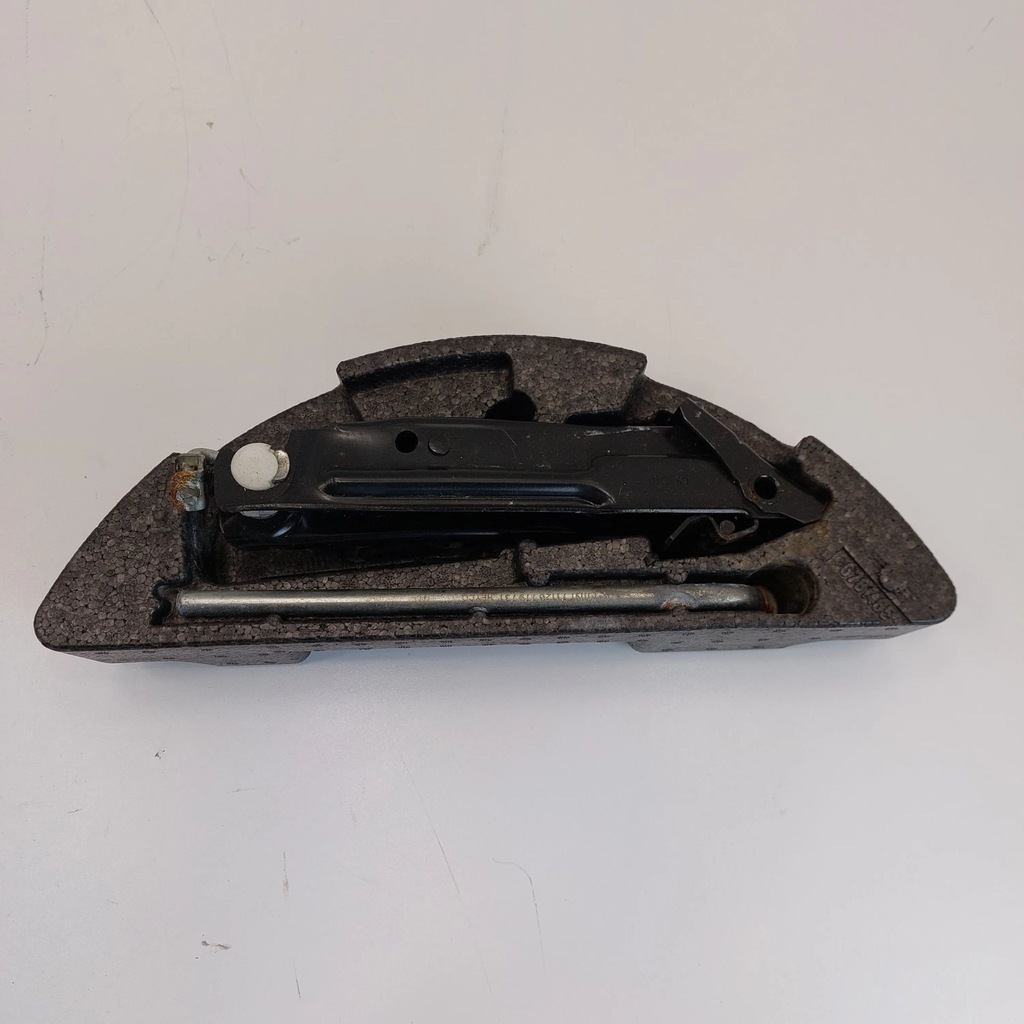 фото №1, 2008 mini one - cooper clubman r55 домкрат 6781465