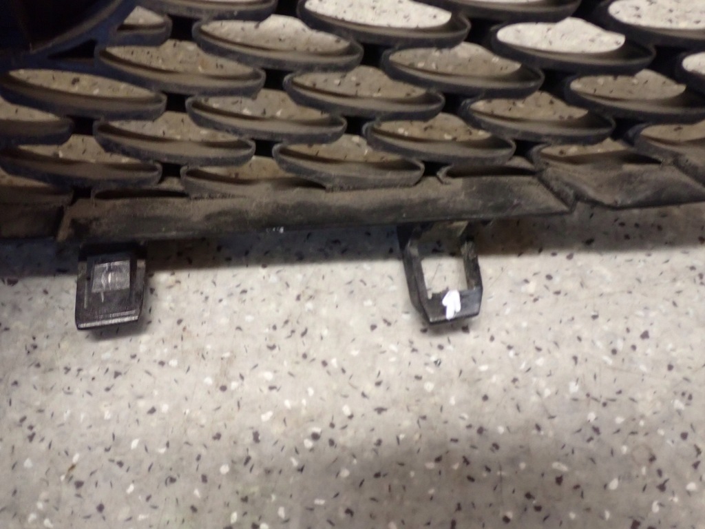 фото №8, Mazda3 mazda 3 4d bk sedan 03-05 решётка радиатора радиатора