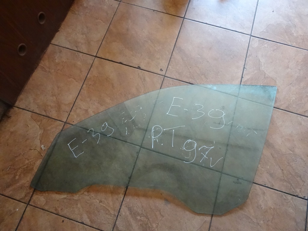 фото №1, Bmw e39 97' скло правий задня