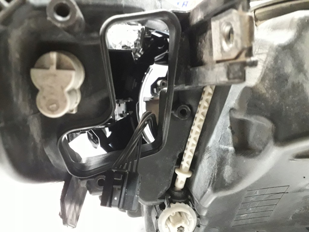 Bmw f30 f31 lci рестайлінг  фара фара перед led ліва 7471305 Недорого