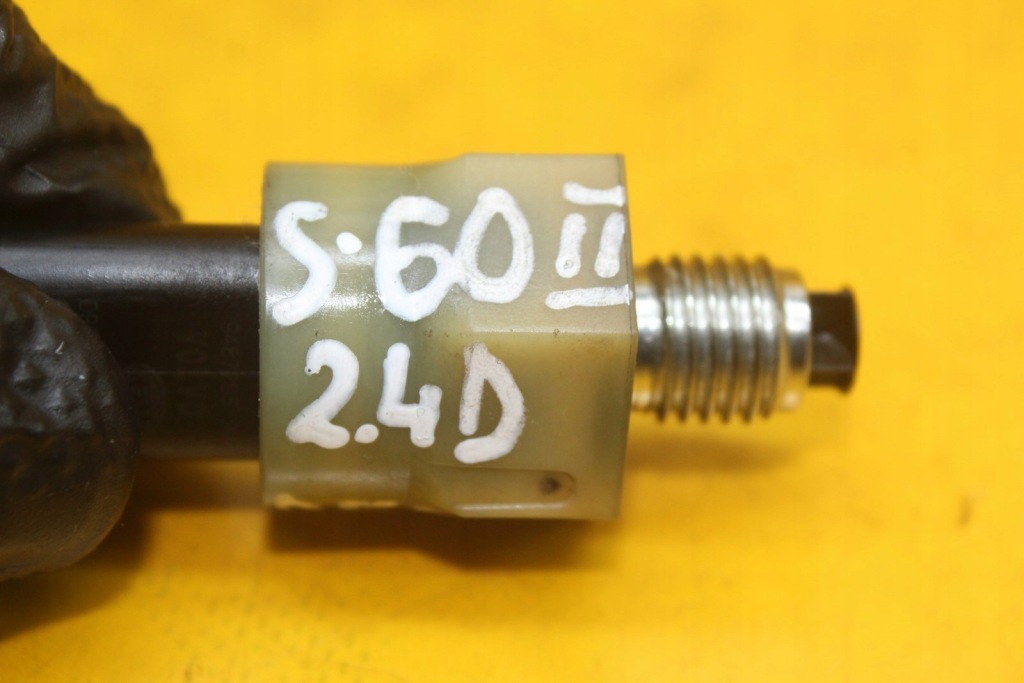 Датчик тиску оливи volvo s60 ii v60 2.4 bit d5244t17 9487295 Ціна