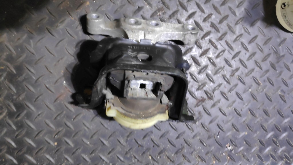 фото №8, Кронштейн подушка двигателя 1.5 hdi 208 i 9811224580