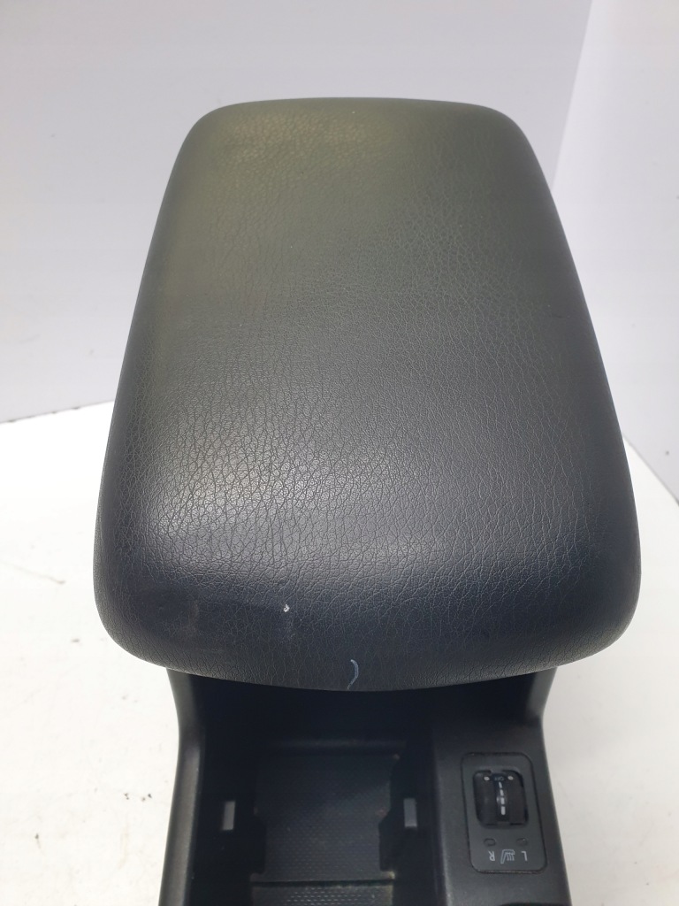 Підлокітник тунель середній subaru forester 3 в Україні