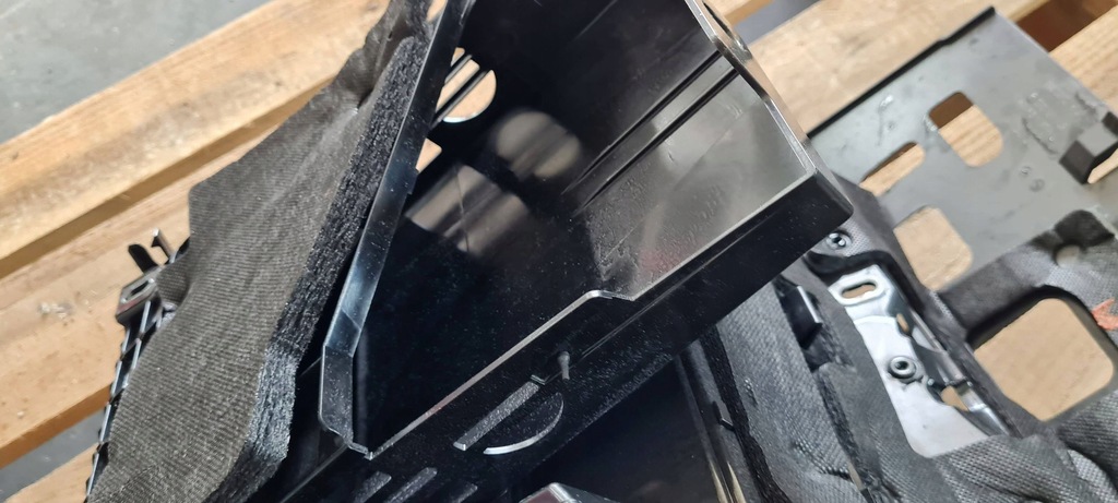 фото №15, Q3 83a бардачок пасажира usa чорний 22r 83a880842d 4pk