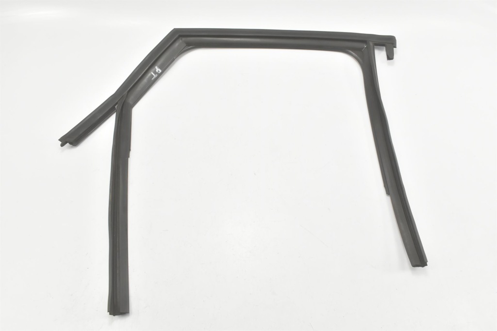 фото №1, Прокладка напрямна скло двері правий задня 8u0839440 audi q3 8u rsq3