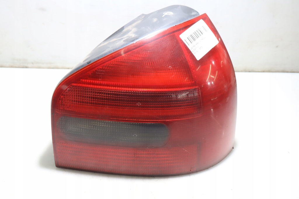 фото №1, Лампа правая задняя audi a3 8l hb]