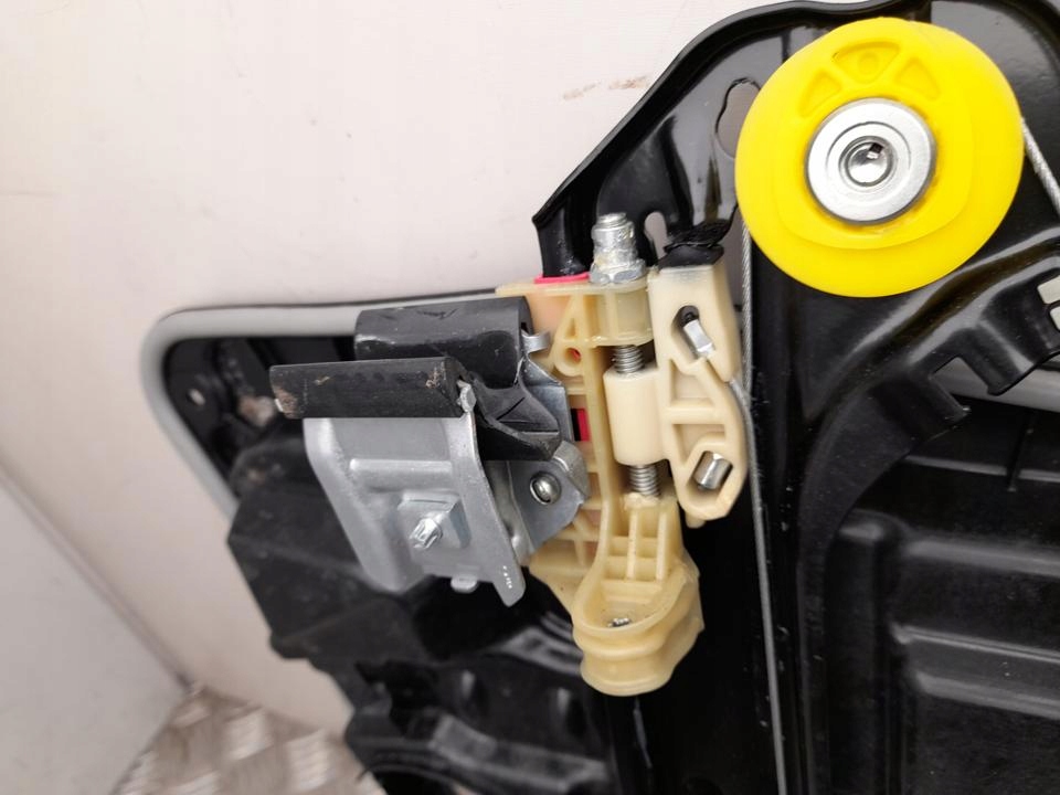 Подъемник стекло mercedes-benz eqe v295 2022 с задний po правой a2957300200 Оригинал