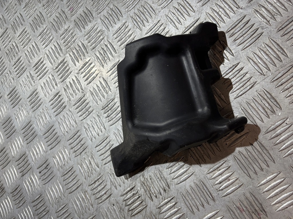 фото №1, Пена губка шумоизоляция левая toyota yaris cross 21-