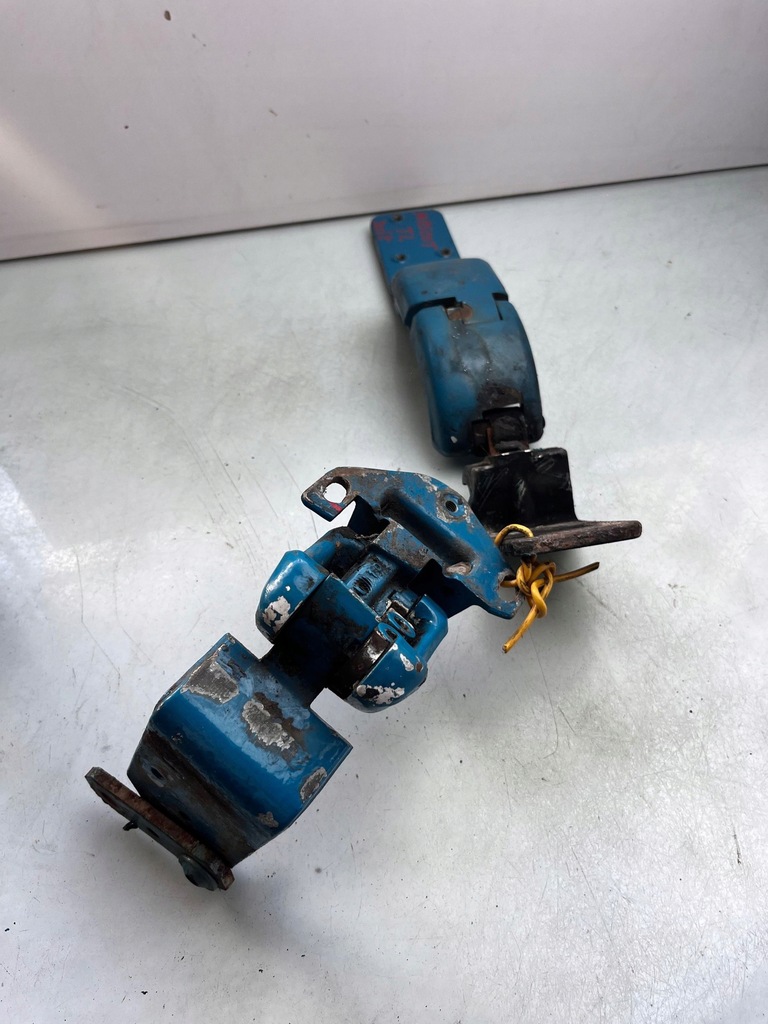 фото №6, Renault mascott --- петли крышки багажника