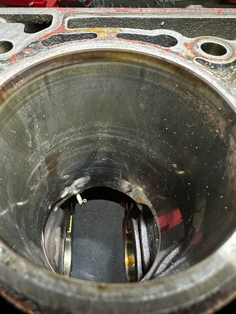 фото №8, Vw 2.0 tfsi cnt блок двигателя dół 06k103023n + опоры вала