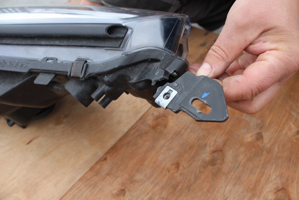 фото №12, Фара лампа передняя левая chr europa