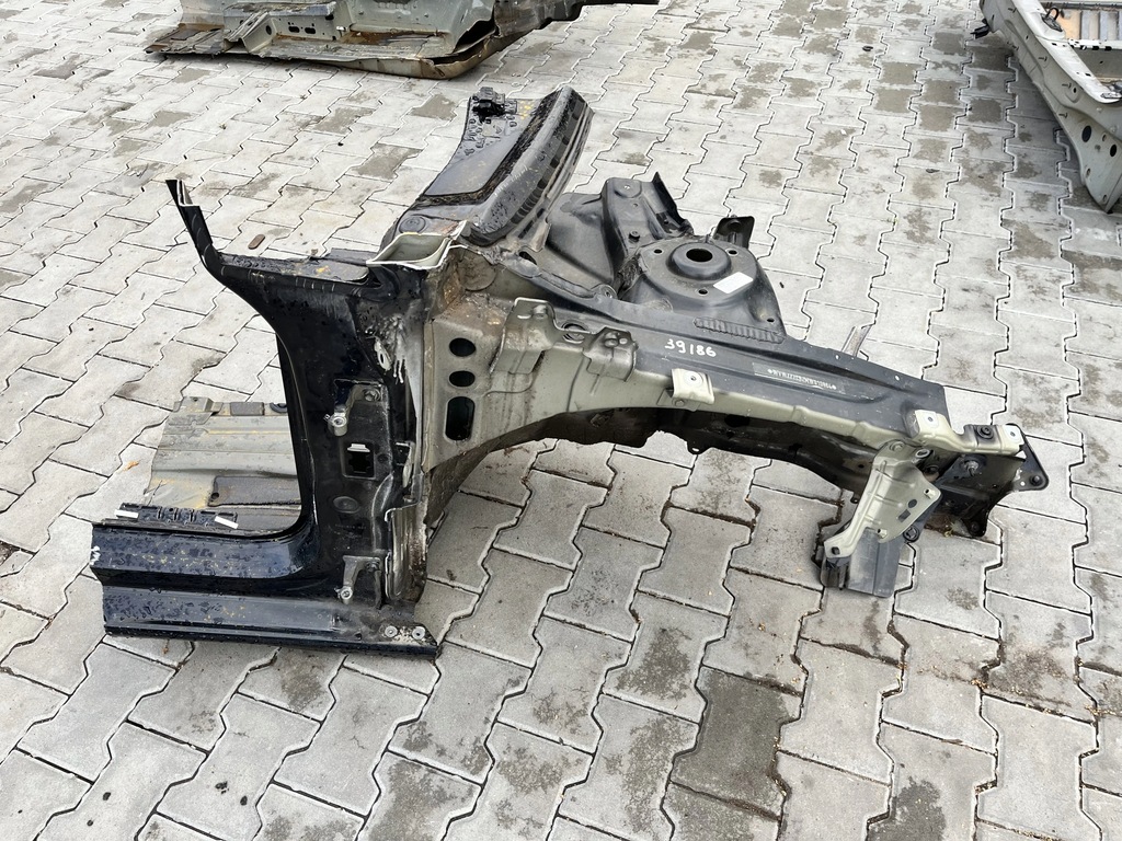 фото №1, Чверть перед права vw golf viii 19- hb lc9x