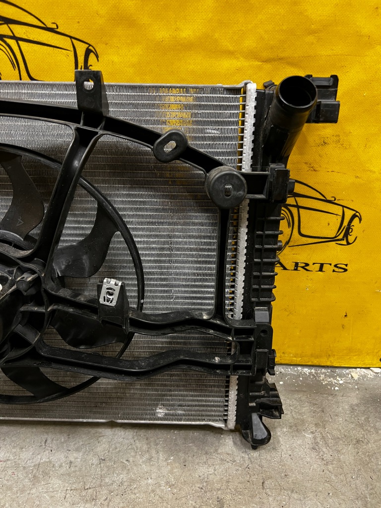 Радіатор води комплектна dacia sandero iii 2023r 1.0 tce lpg Недорого