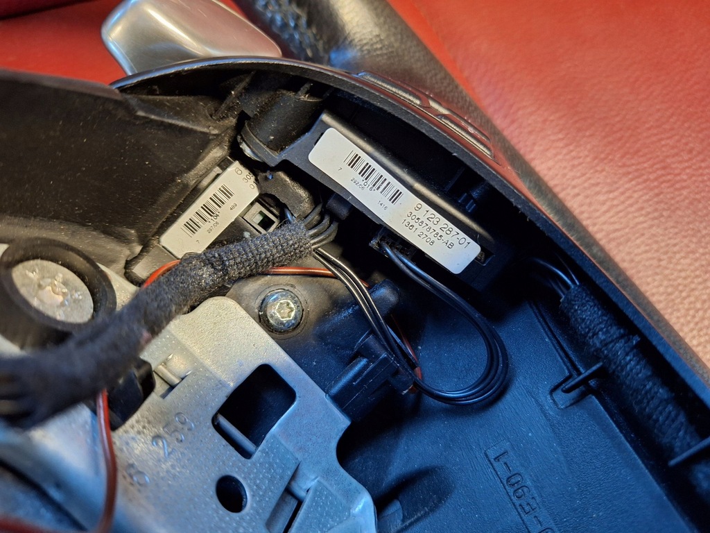 фото №13, Bmw 1 3 e87 e82 e90 e91 e92 воздуховод подушка m-pakiet лепестки переключения автоматическая коробка передач