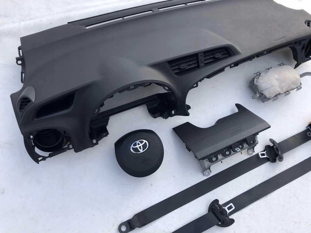 фото №6, Toyota yaris 3 iii приборная панель приборная панель консоль подушки безопасности