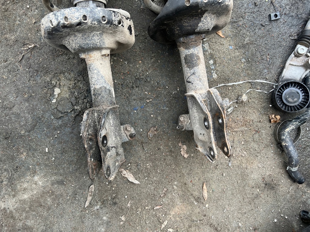 фото №4, Subaru forester iv 2.0d kompletny амортизатор