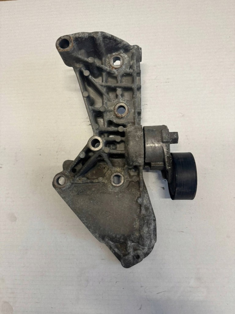 Кронштейн генератора renault 1.5 dci 8200425034 Цена