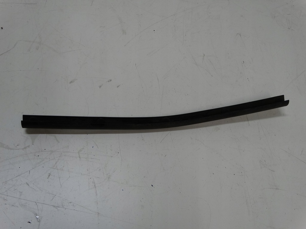 фото №4, Прокладка капот правая suzuki jimny