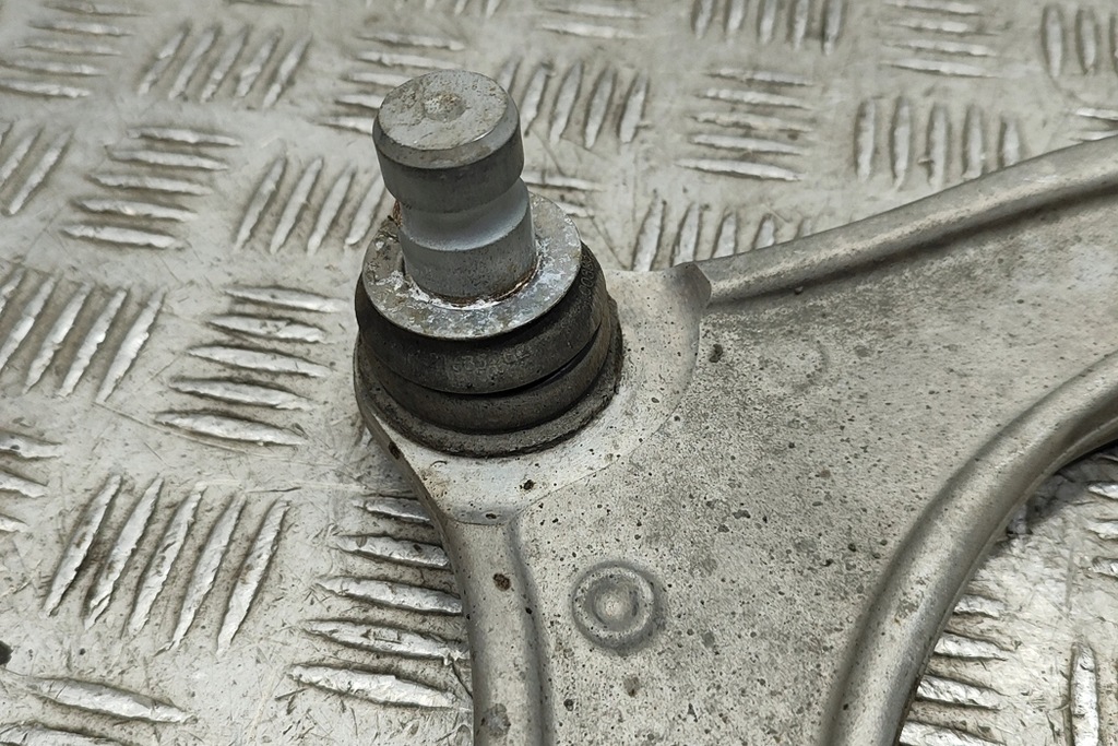 фото №8, Bmw x5 g05 передній лівий верхній важіль 6883835 3.0 hybrid 210kw 2019 26388159