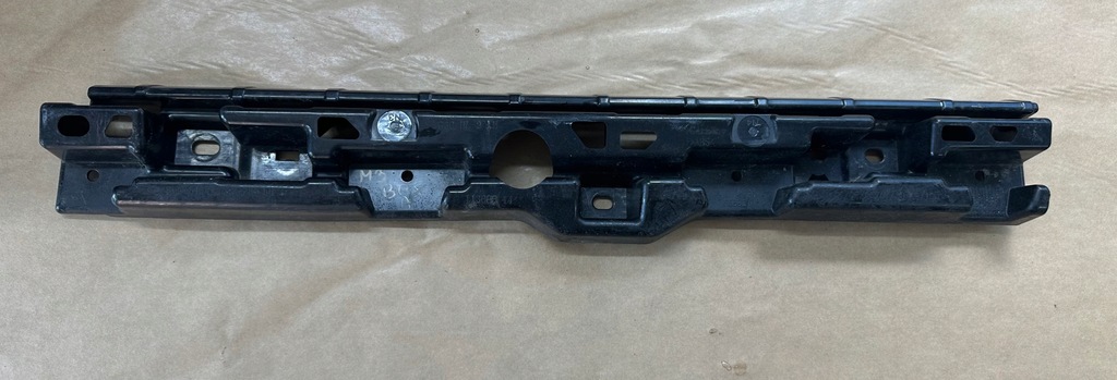 фото №1, Bmw кронштейн порог 11368514