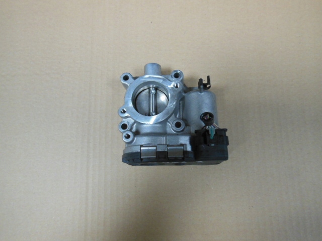 фото №1, Дроссельная заслонка mercedes renault a2821410200