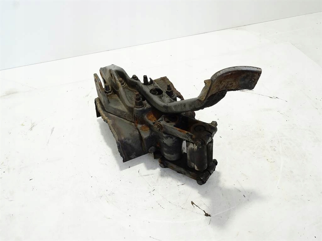 фото №5, Кронштейн рессора перед левый volvo fh12 93-01