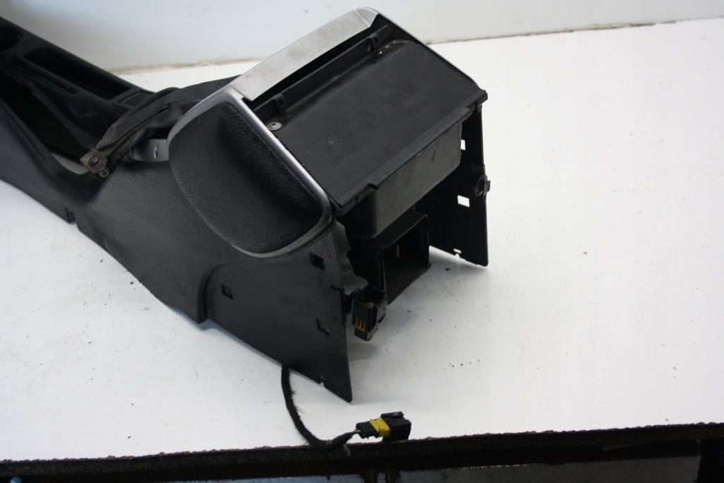 Туннель средний подлокотник alfa romeo gt 156038296 в Украине