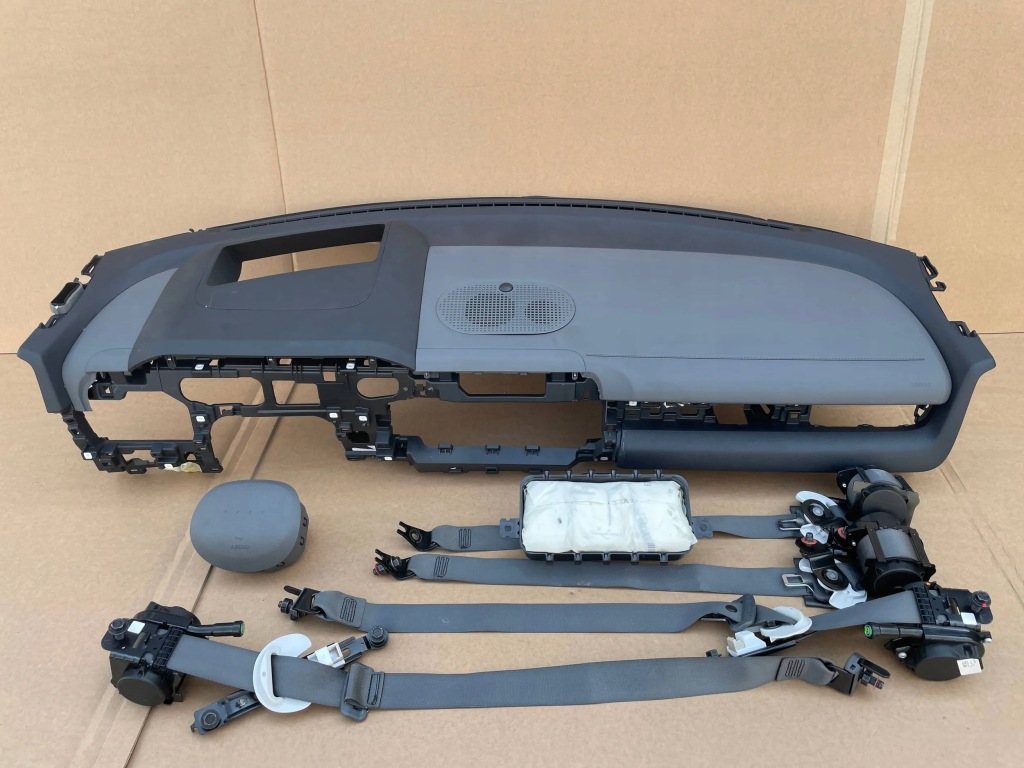 фото №1, Hyundai ioniq 5 приборная панель консоль подушка безопасности bez ремней !