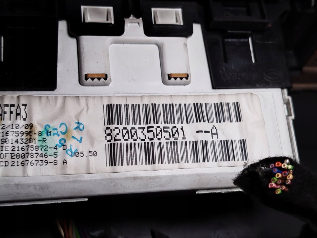 Радио заводской монитор дисплей панель  renault trafic 2 8200350501 в Украине