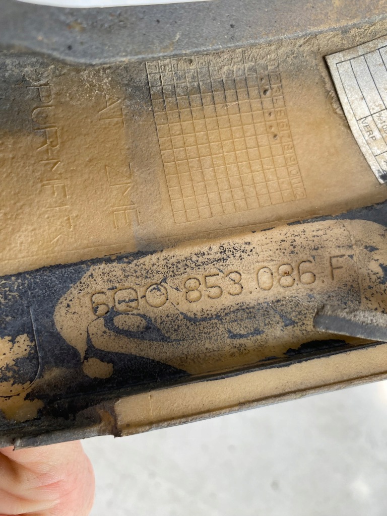 фото №9, Vw polo iv cross 01- молдинг накладка крила правий перед 6q0853086f