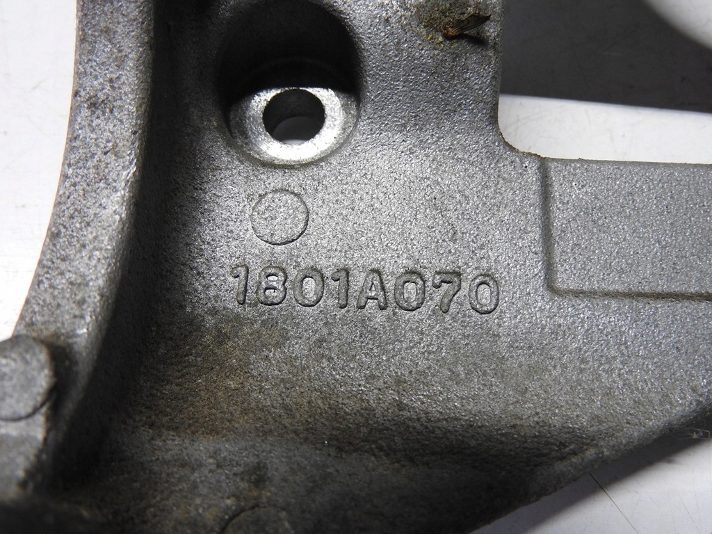 фото №11, Mitsubishi asx 1.8 did 10-12 кронштейн кронштейн компресора кондиціонера 1801a070