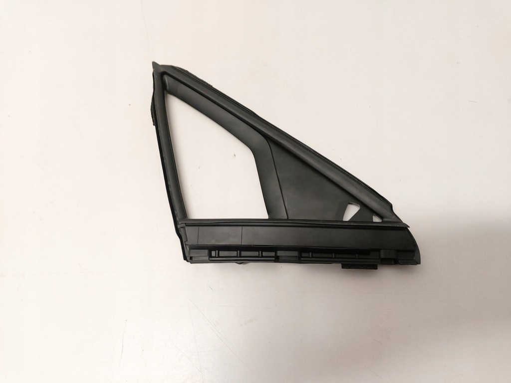 фото №3, Lexus ux прокладка двері правий перед 68215-76010