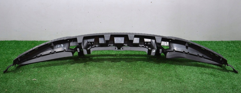 фото №13, Решётка средняя бампер перед porsche taycan 9j1807683c