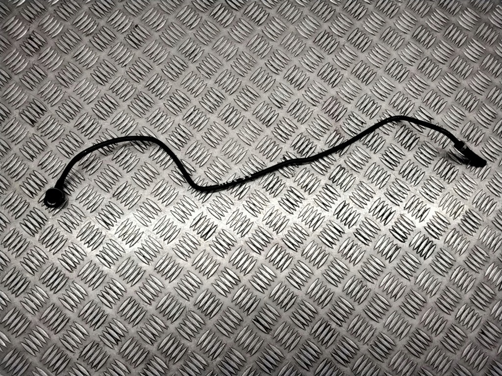 фото №1, Шланг пального bmw x5 e70 f15 x6 e71 f16 7164350