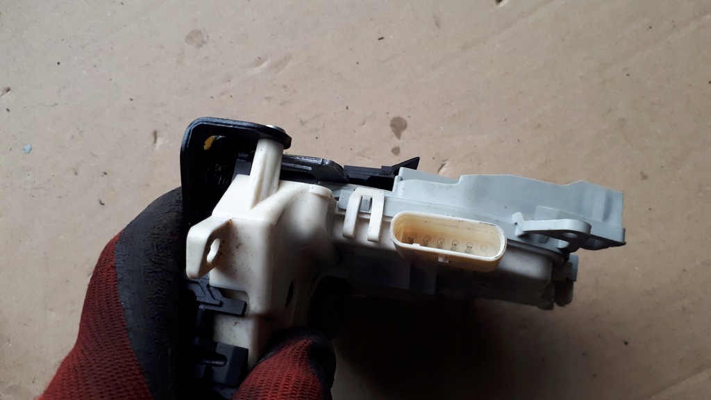 фото №6, Audi оригінальний номер 8k0839015d замок двері