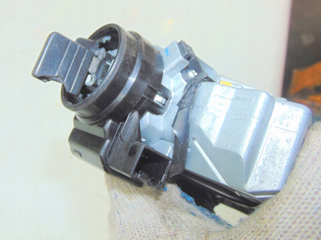 фото №7, Mazda 5 v i 2.0mzr-cd 07r замок зажигания + ключ