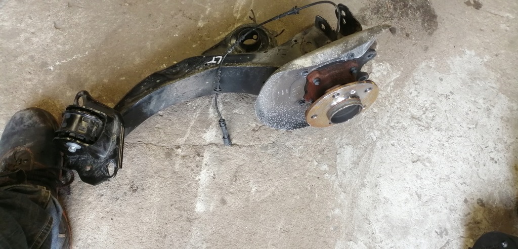 фото №1, Mini cooper f55 f56 поворотный кулак левая задняя задняя