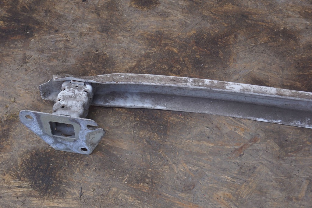 фото №8, Peugeot 208 i балка бампера задня y945